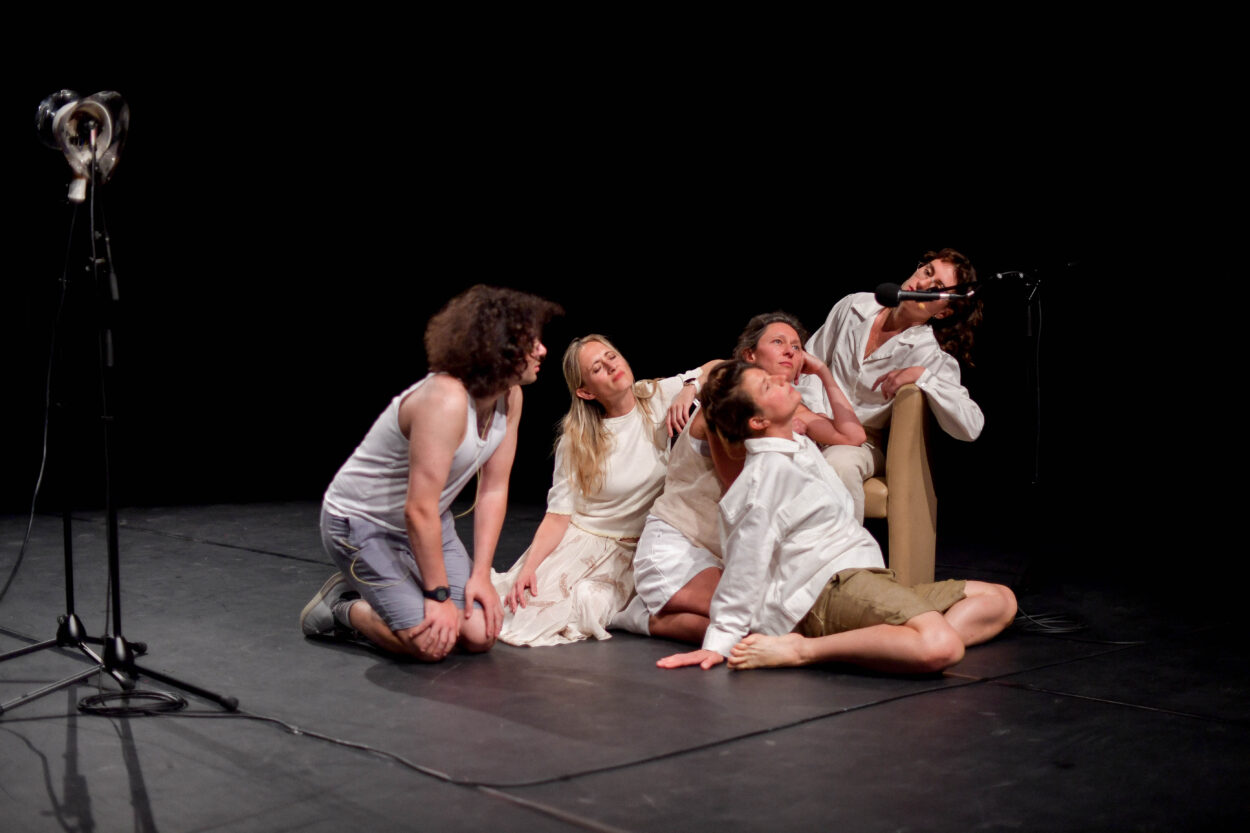 Useful Fictions •5 2025 Atmosphère, atmosphères - Perform Lab