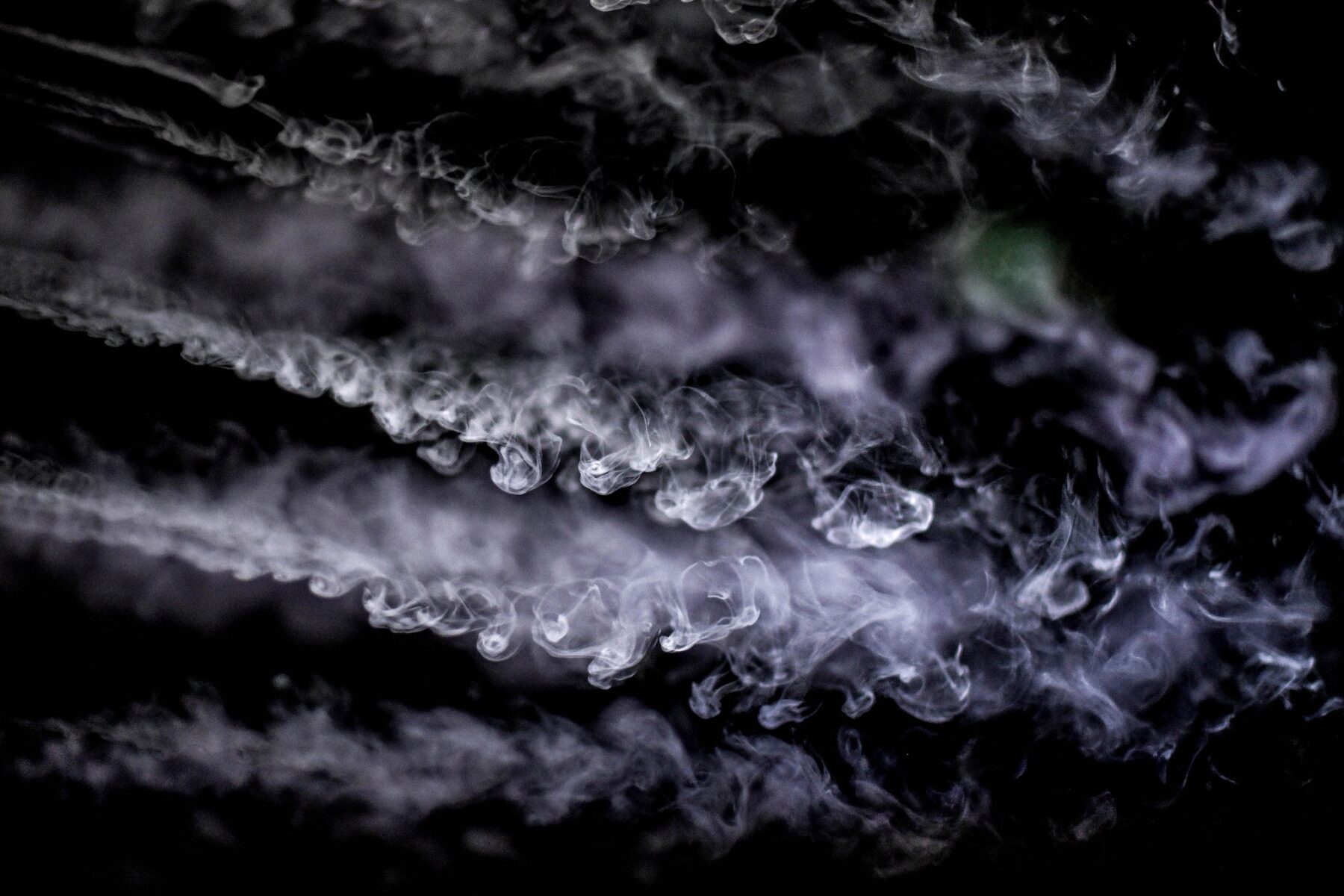 Et mainte page blanche entre ses mains froissée - Perform Lab