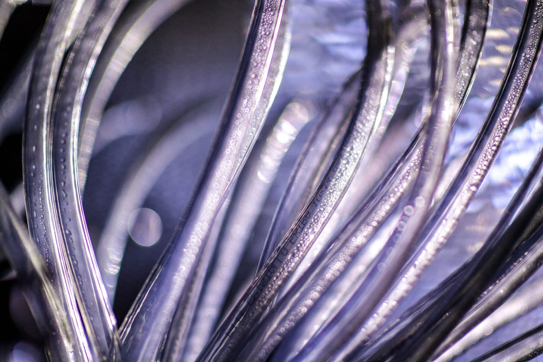 Et mainte page blanche entre ses mains froissée - Perform Lab