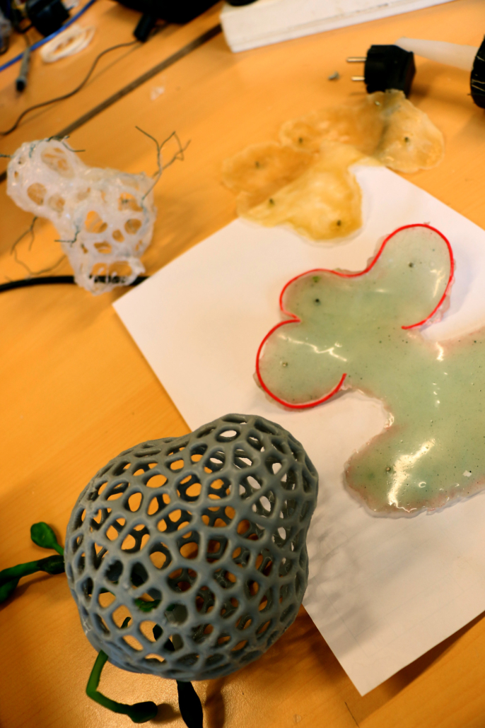 Useful Fictions • 2 : Prendre racine Poitiers | 4-11.07.2021 - Perform Lab